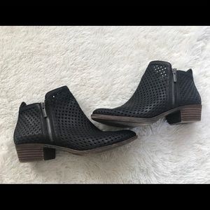 Lucky brand booties black with details